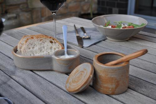 keramik-dipschale-geschirr-reduktion-ceramics-bowl-tableware-reduction-muensterland-muenster-osnabrueck-martina-elsenheimer-mel-Tisch 14