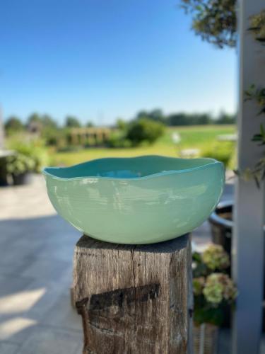 Keramikschale in sonnigem türkis, 44 cm